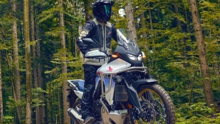 2025 Honda Transalp XL750 हुई भारत मैं लॉन्च, डिजाइन खास की नजर नहीं हटेगी