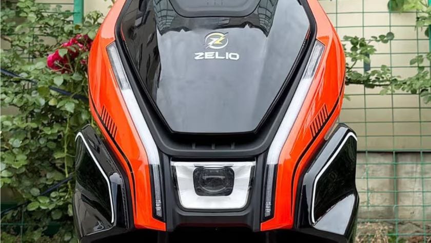 Zelio Legender स्कूटर