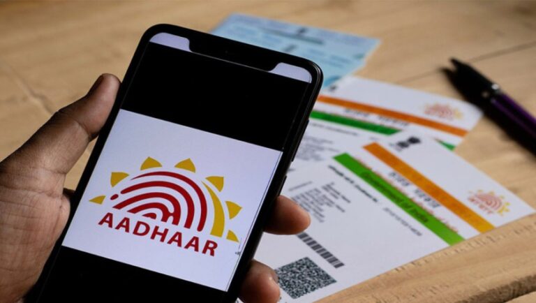 कितनी बार अपना नाम, मोबाइल नंबर और पता को चेंज कर सकते है Aadhaar Card के ऊपर?